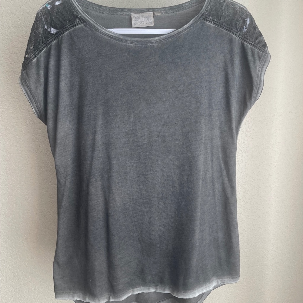 Women’s Grey Top